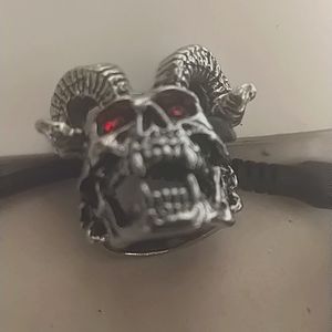 Size 7 SKULL WITH HORNS AND RED EYES RING